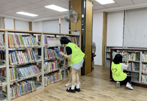 東莞鳳崗圖書館 不打烊服務，文化創意咨詢不停歇